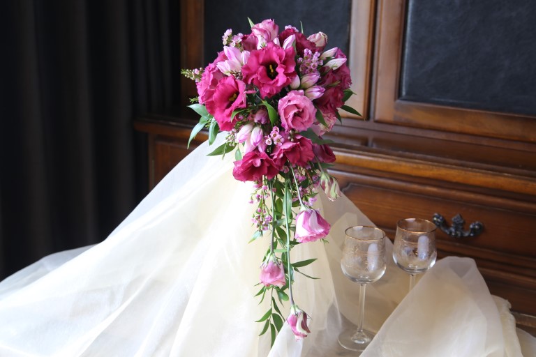 秋色リシアンサスのキャスケードブーケ