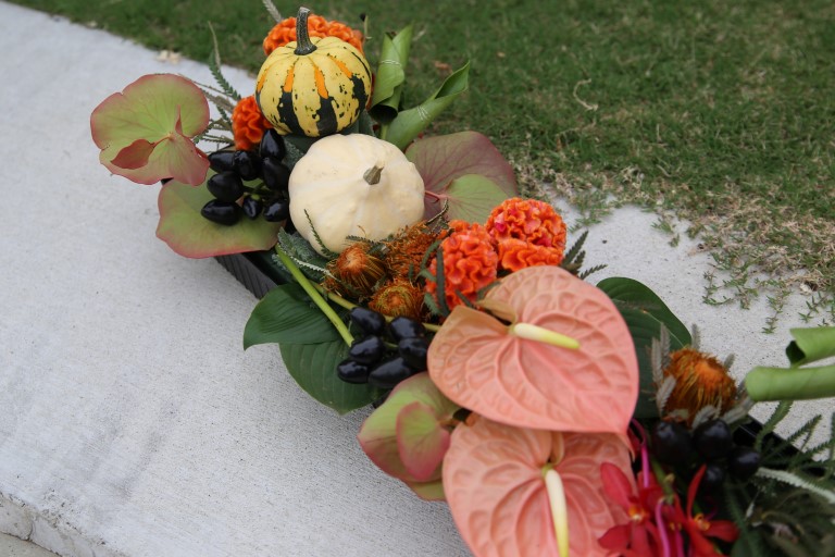 ハロウィン　テーブルアレンジメント　テクスチャーとマニピュレーション