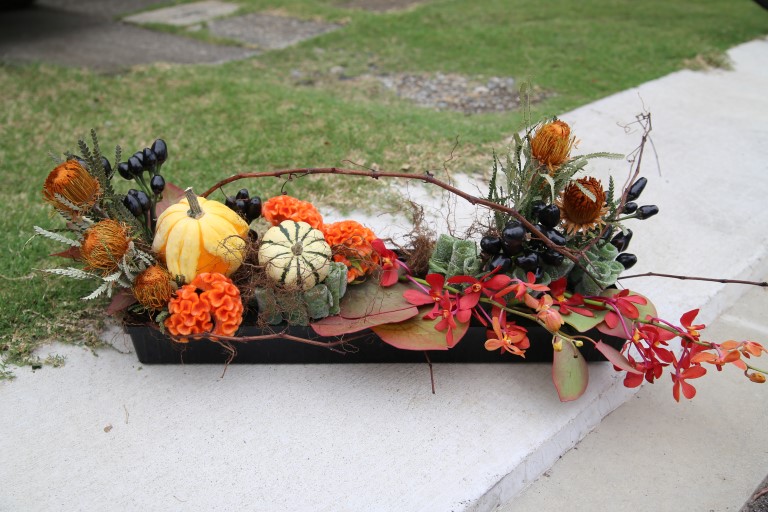 ハロウィン　テーブルアレンジメント　テクスチャーとマニピュレーション