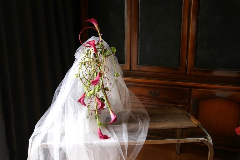 カラーのウエディングブーケ　モダンスタイル