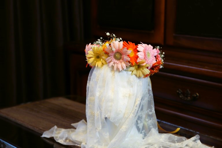 ブライズメイドの花飾り　ガーベラのヘッドドレス　サークレット