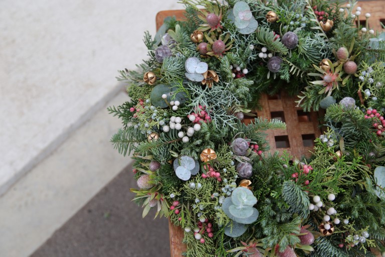 フラワーアレンジメント教室とフラワーギフト 東府中の花屋 クリスマスリース2025