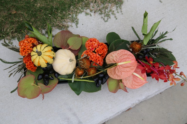 ハロウィンン　テーブルアレンジメント　テクスチャーとマニピュレーション